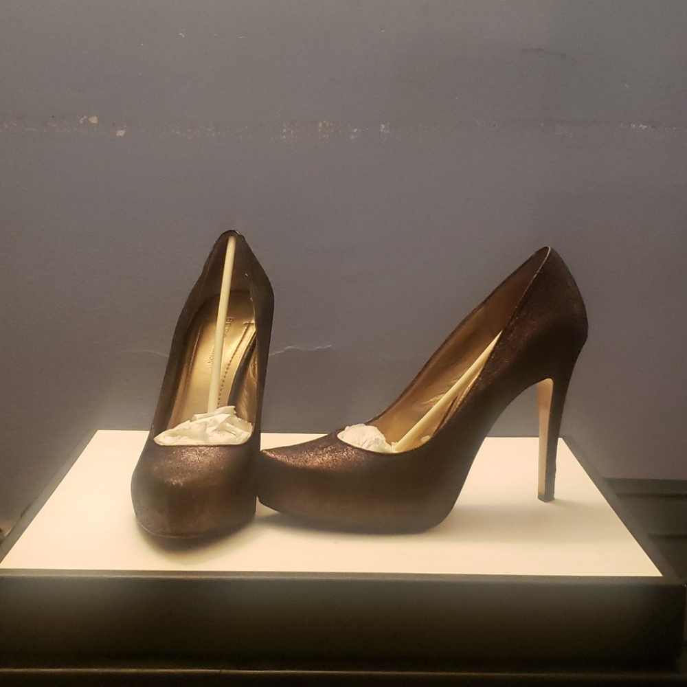 BCBG pumps